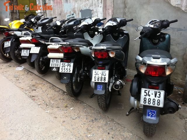 Dan xe tay ga Honda SH 150i bien khung, gia chat tai VN